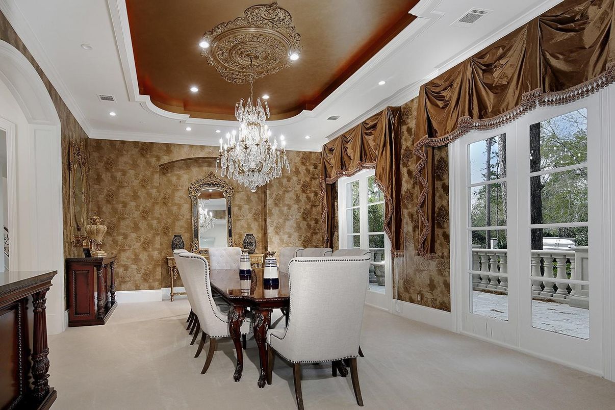 Chandelier, Dining room, Interior, Recessed Lighting