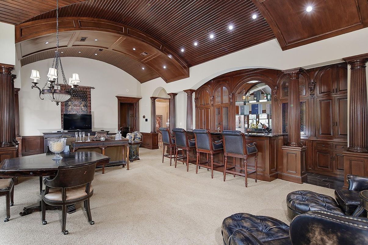 Chandelier, Dining room, Interior, Recessed Lighting, Wooden Ceilings
