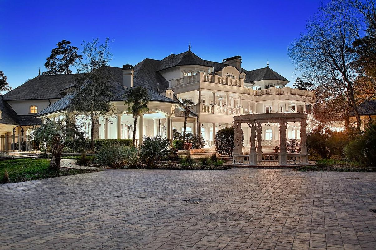 Exterior, Facade, French Provincial