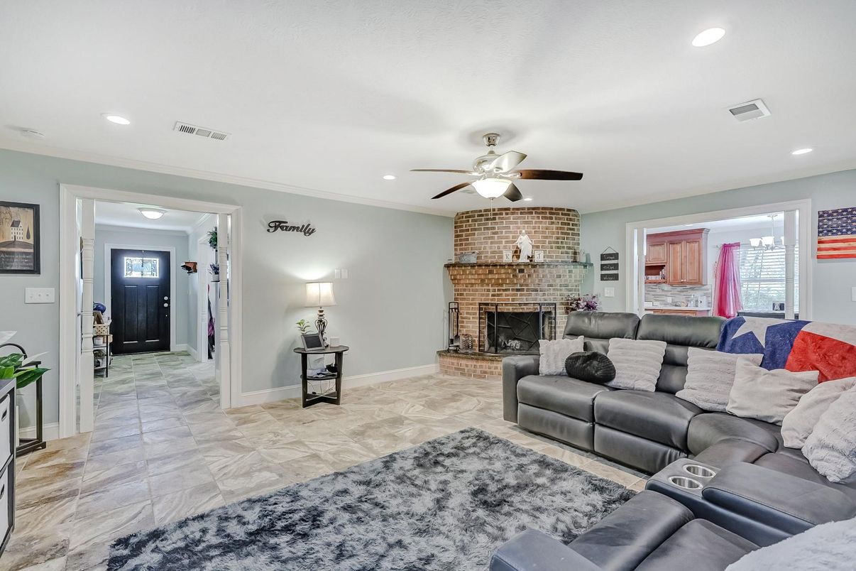 Fireplace, Interior, Living room, Recessed Lighting