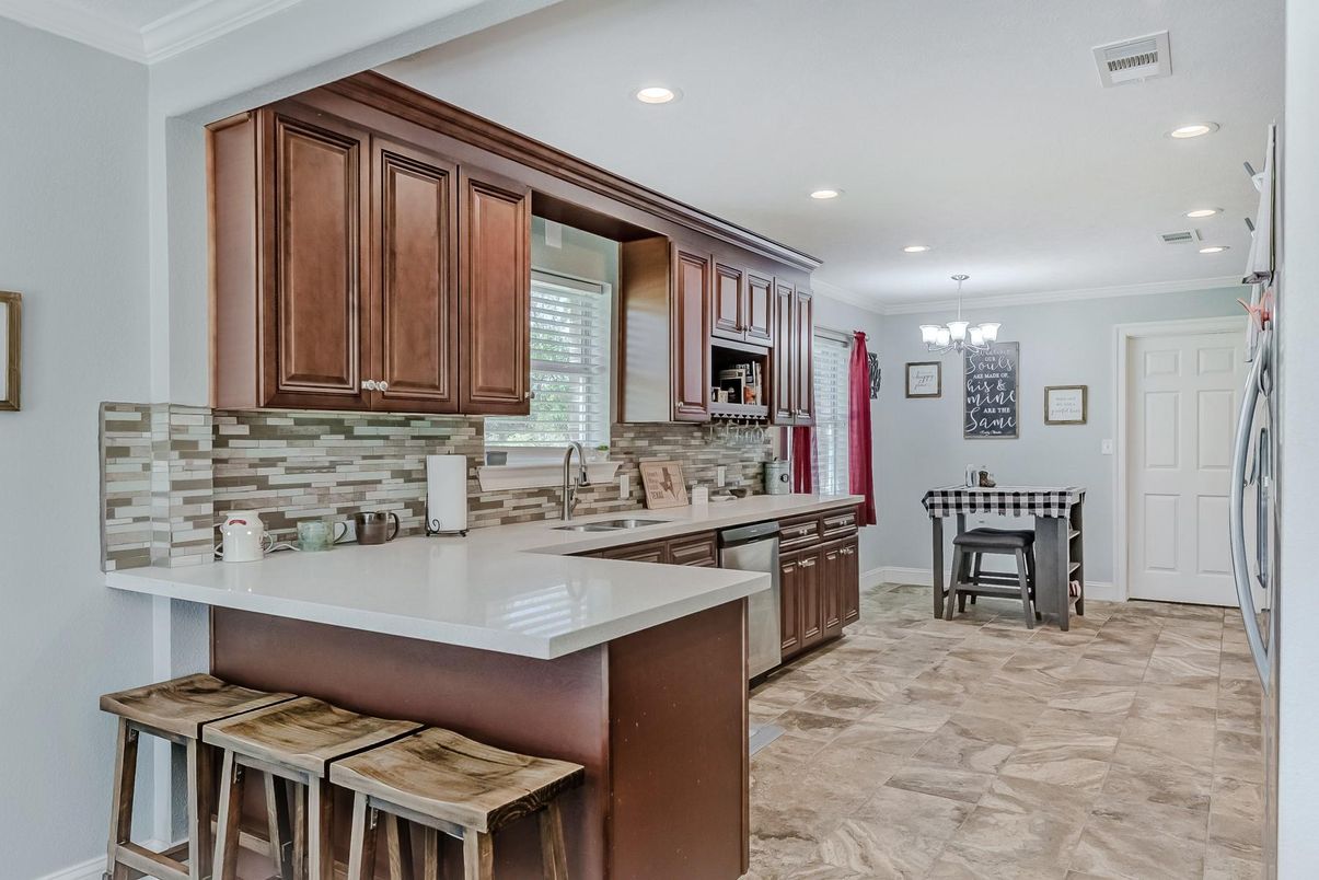 Chandelier, Interior, Kitchen, Recessed Lighting, Stainless Steel Appliances