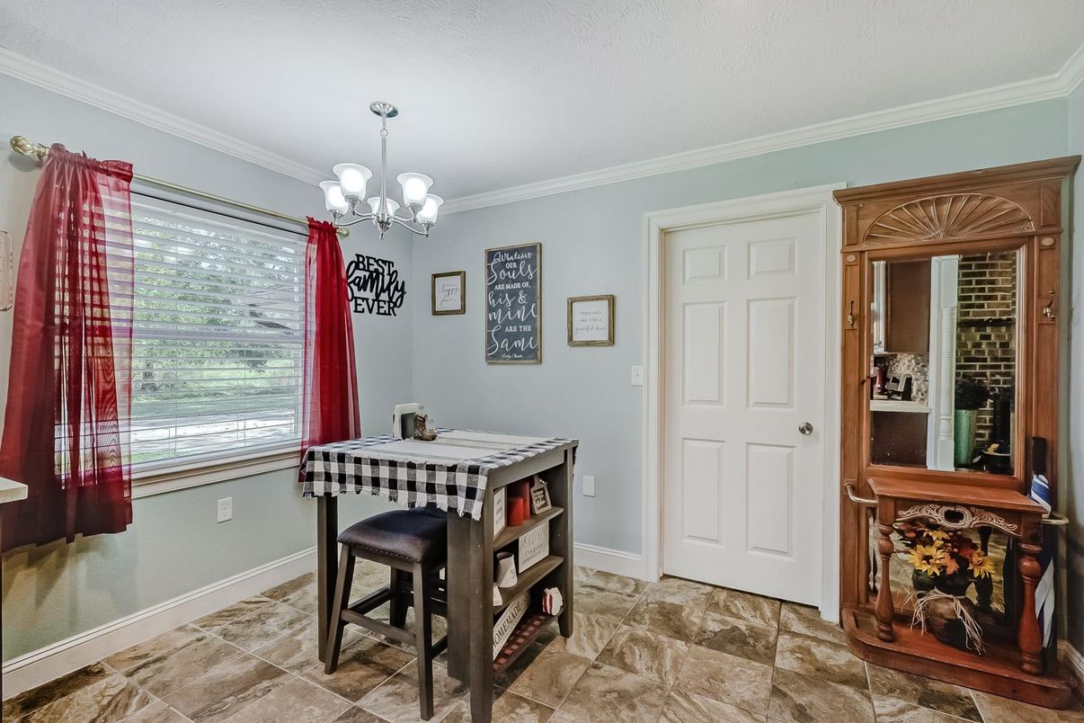 Chandelier, Dining room, Interior