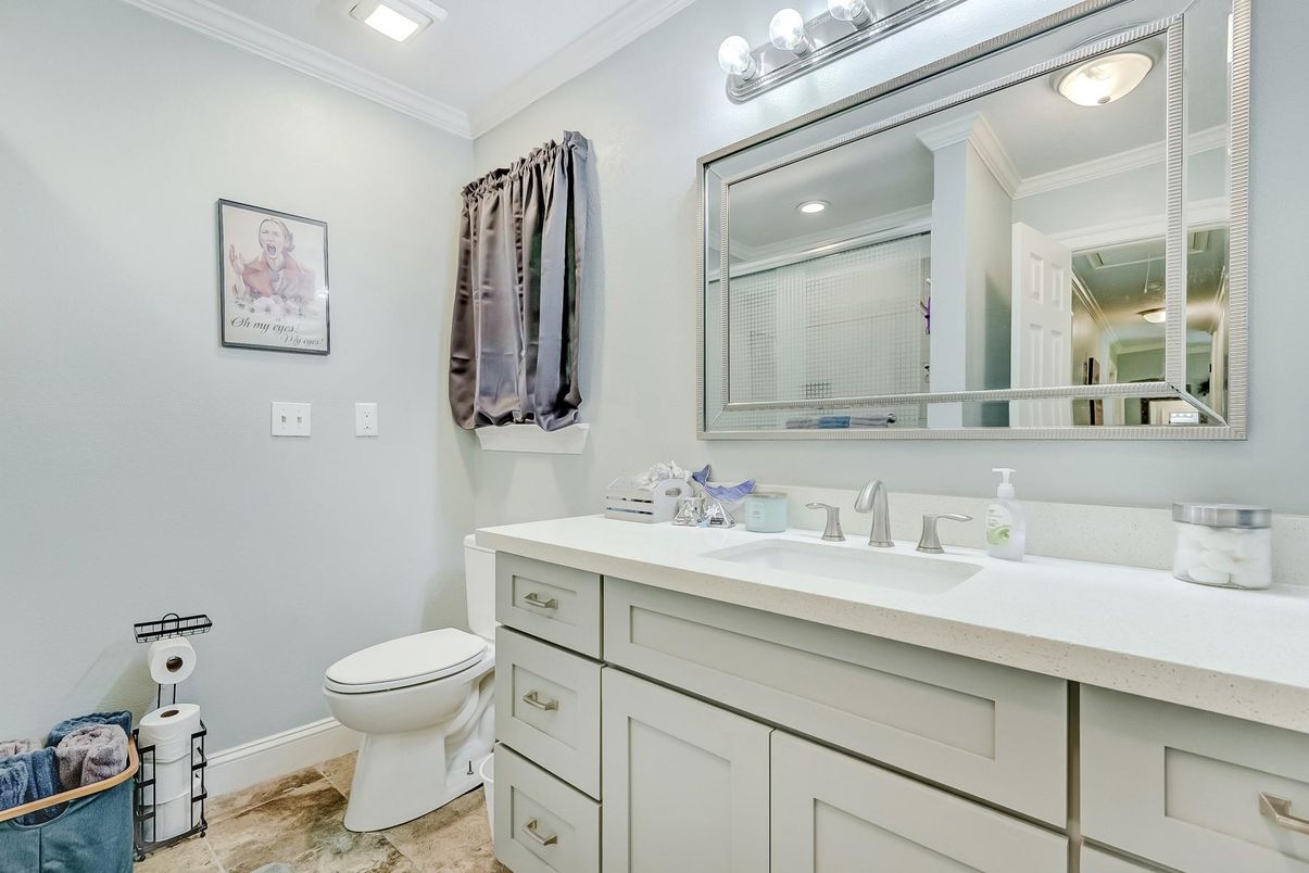 Bathroom, Interior, Recessed Lighting