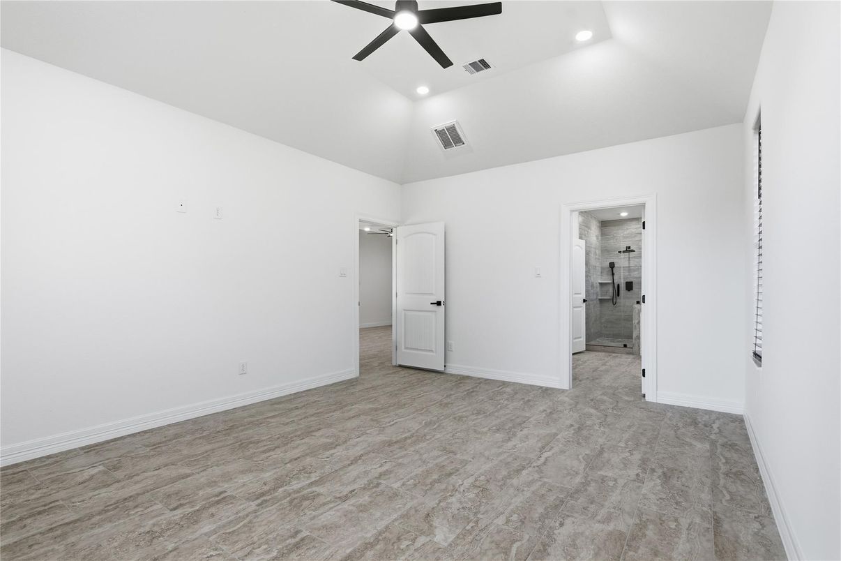 Bathroom, Empty room, Interior, Recessed Lighting