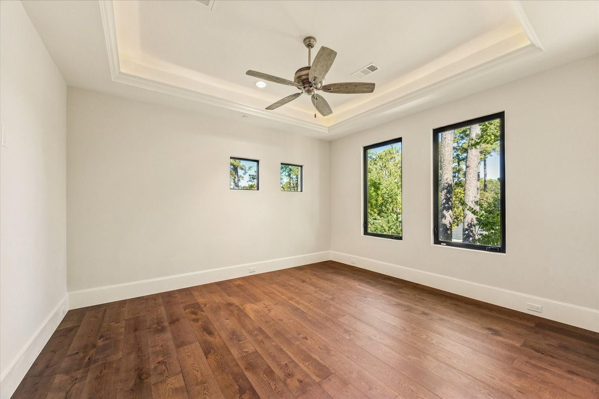 Empty room, Interior, Recessed Lighting, Wood Texture Flooring