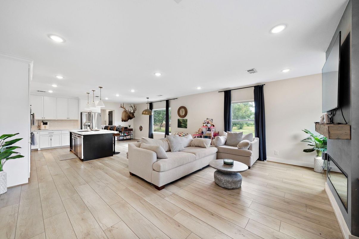 Interior, Kitchen, Living room, Pendant Lights, Recessed Lighting, Wood Texture Flooring