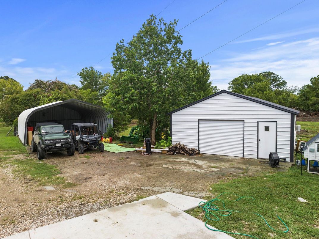 Detached Garage, Exterior