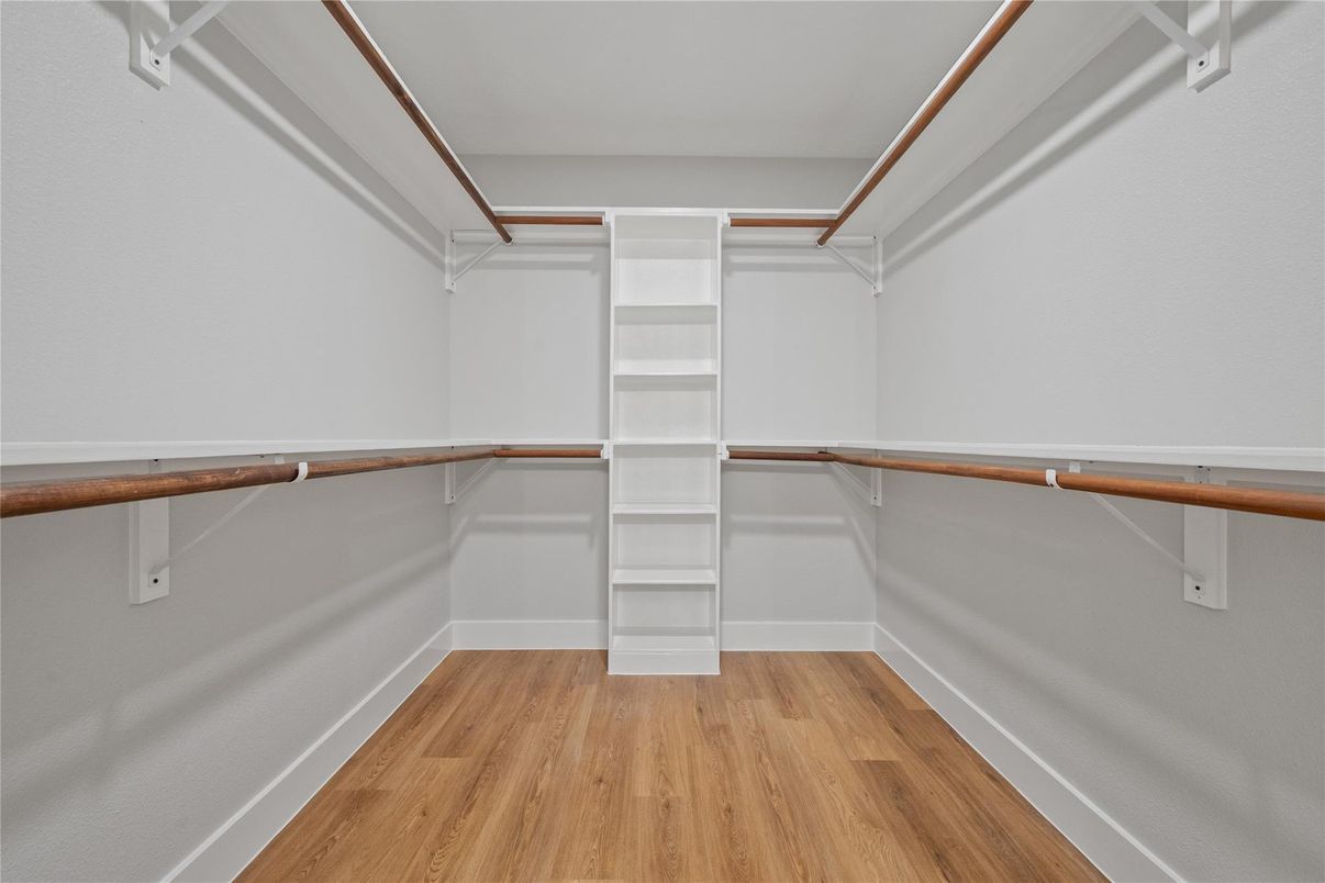 Interior, Walk-in Closets, Wood Texture Flooring