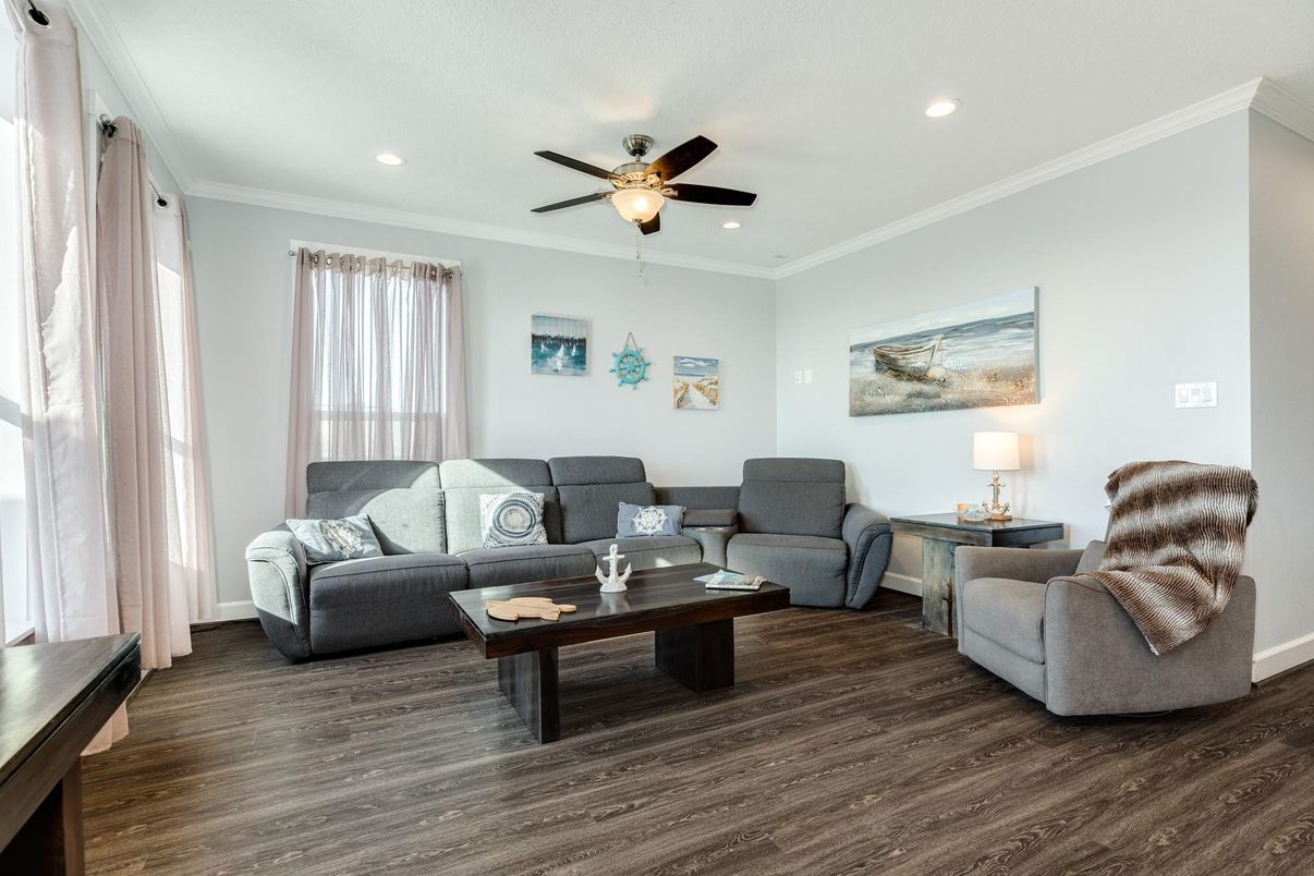 Interior, Living room, Recessed Lighting, Wood Texture Flooring