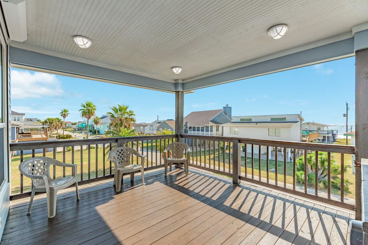 Exterior, Wood Texture Flooring