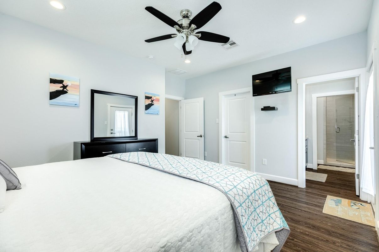 Bedroom, Interior, Recessed Lighting, Wood Texture Flooring