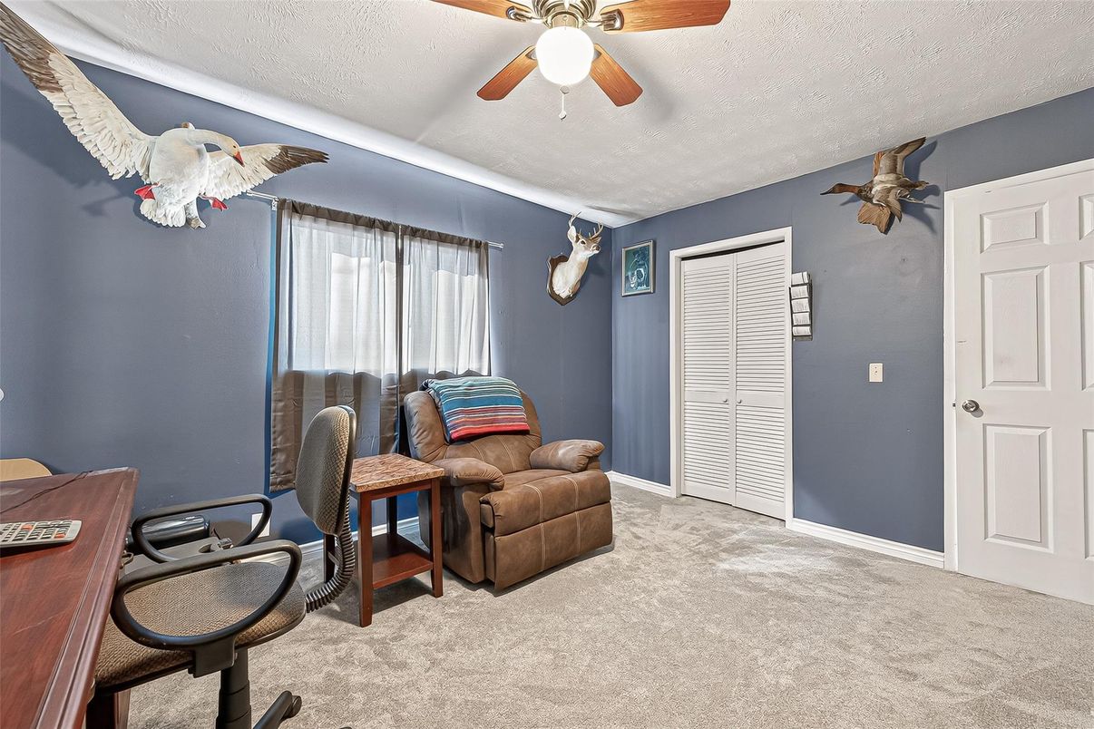 Home Office, Interior