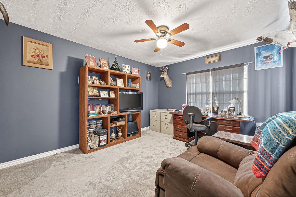 Home Office, Interior