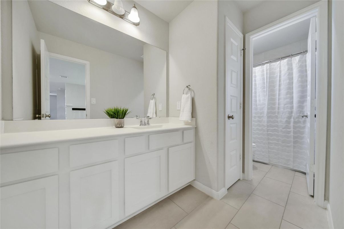 Bathroom, Dual Sink Vanities, Interior