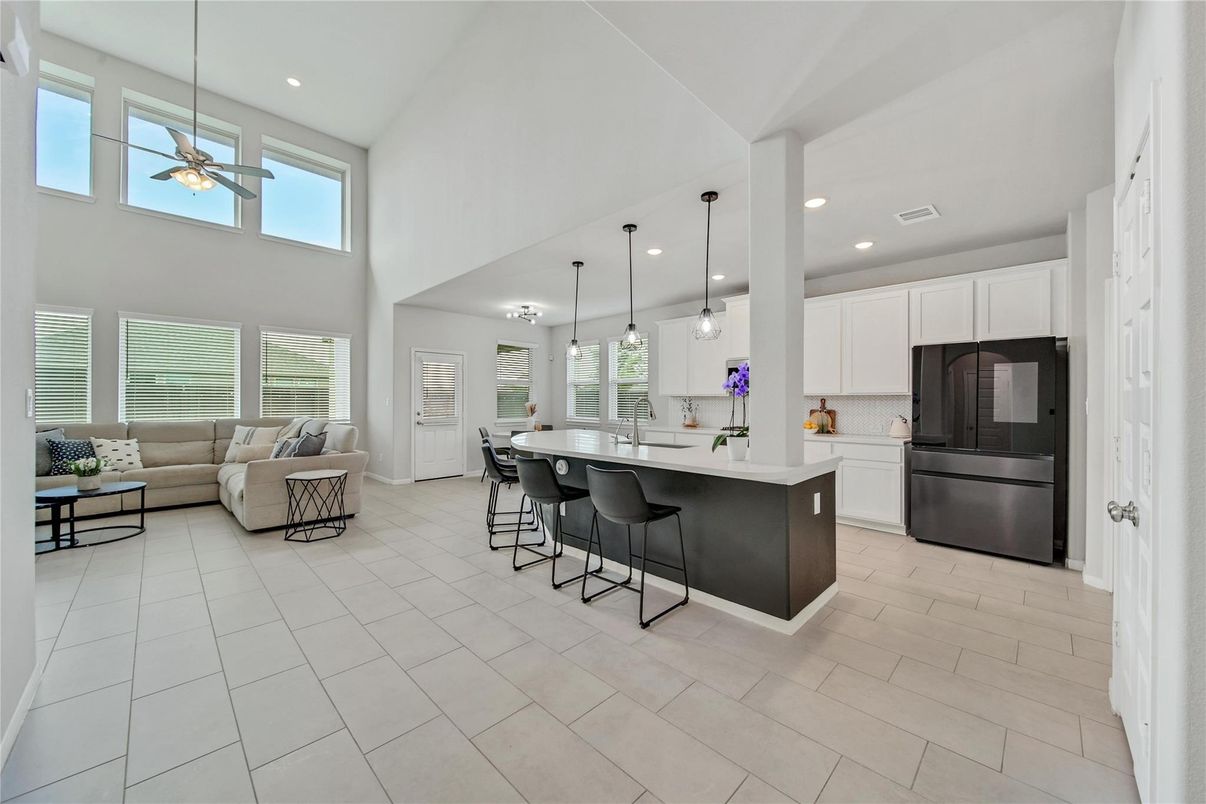 Interior, Kitchen, Living room, Pendant Lights, Recessed Lighting