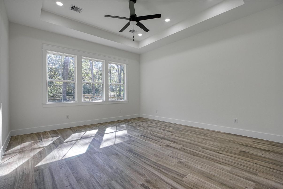 Empty room, Interior, Recessed Lighting, Wood Texture Flooring