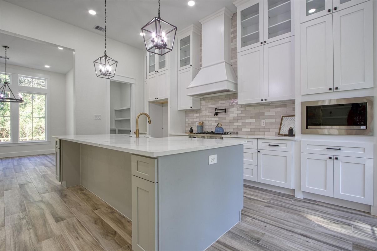 Interior, Kitchen, Pendant Lights, Recessed Lighting, Wood Texture Flooring