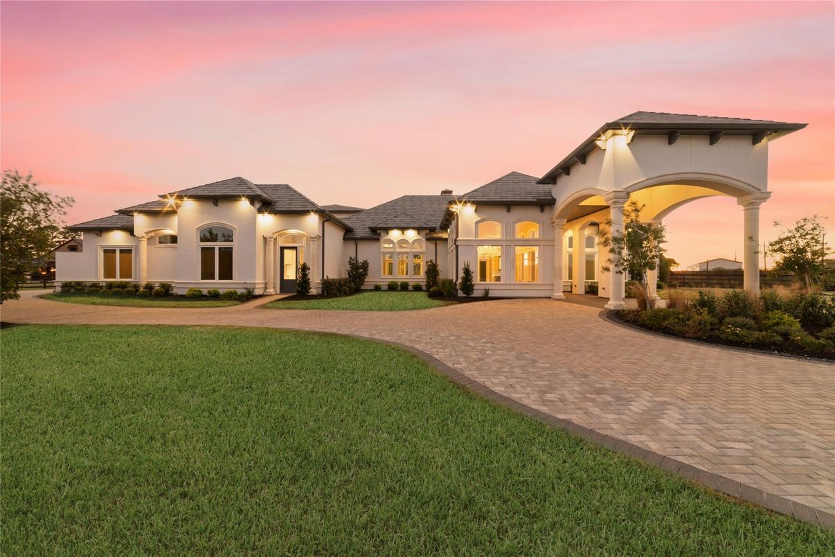 Backyard, Exterior, Facade, French Provincial