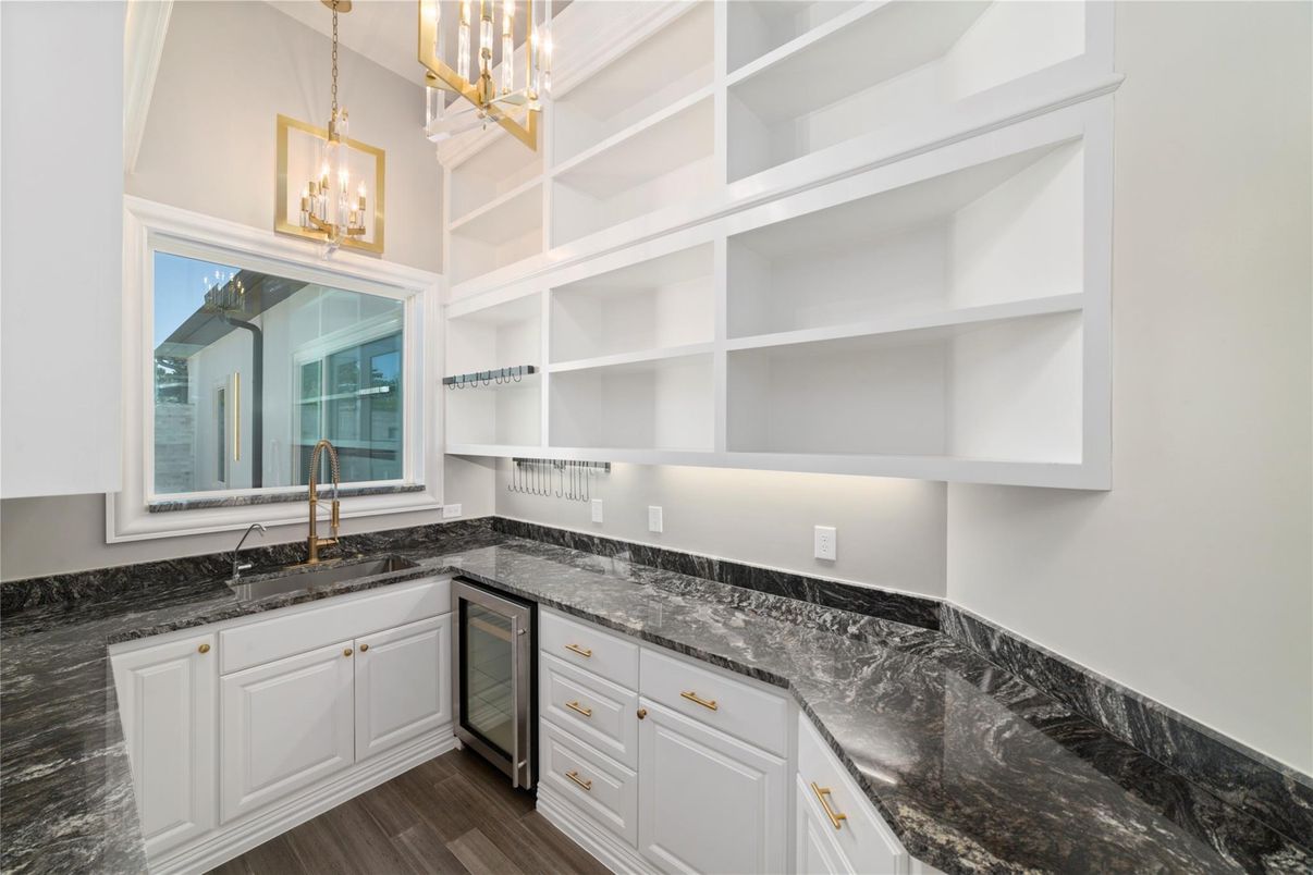 Interior, Pendant Lights, Wood Texture Flooring