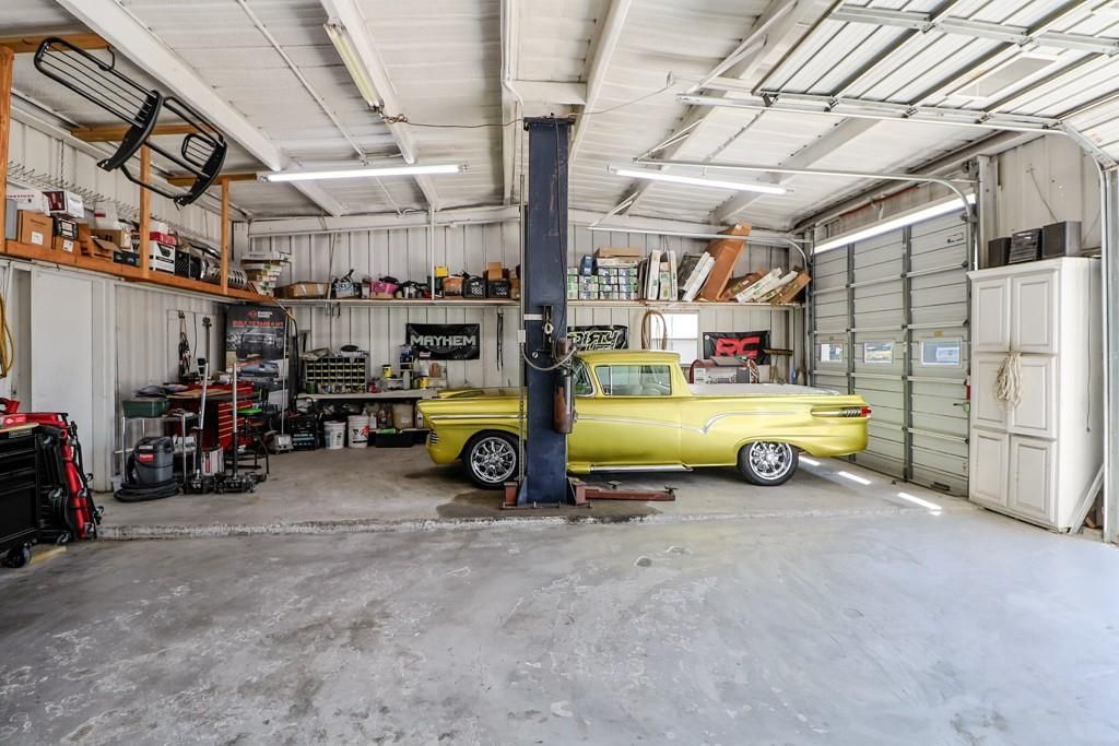 Garage, Interior