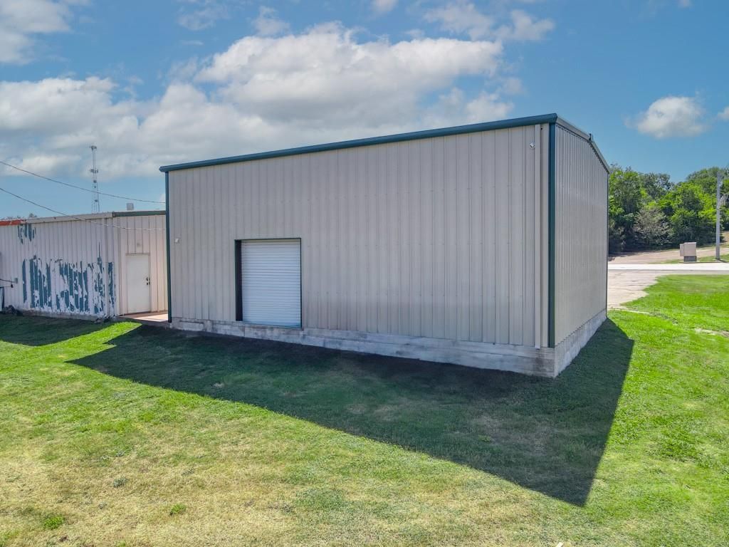 Detached Garage, Exterior