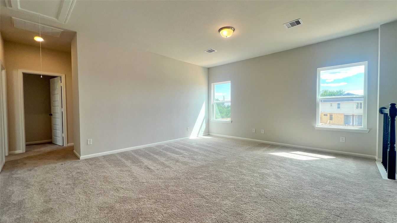 Empty room, Interior