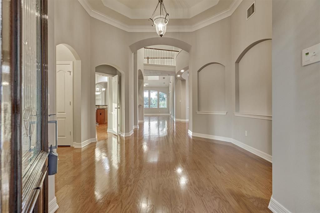 Interior, Pendant Lights, Wood Texture Flooring