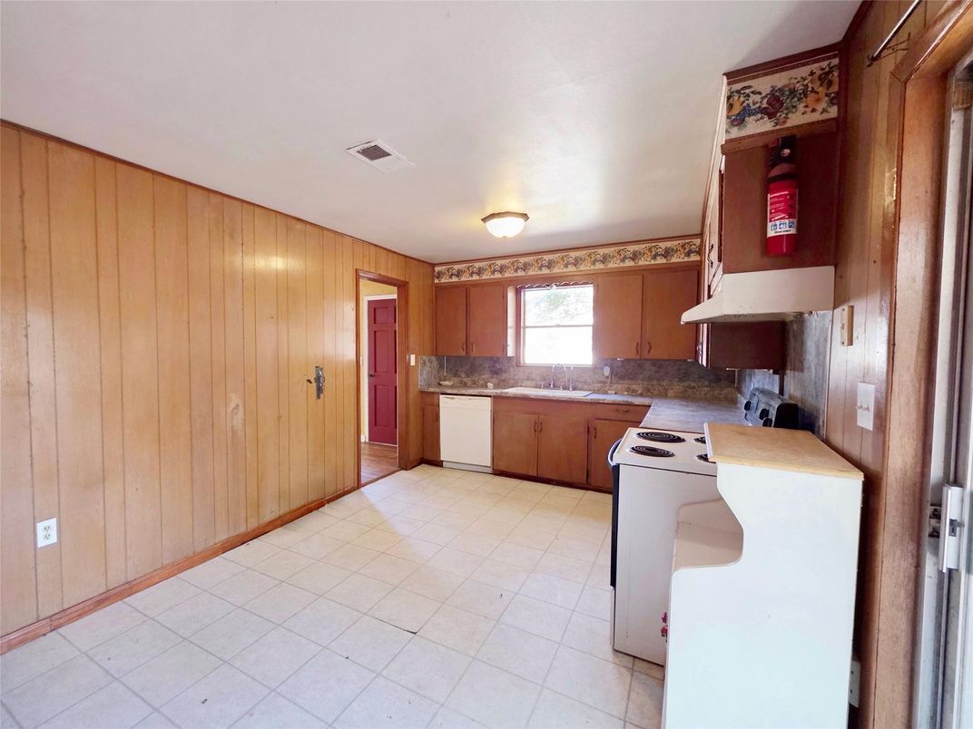 Interior, Kitchen, Washer, Wooden Walls