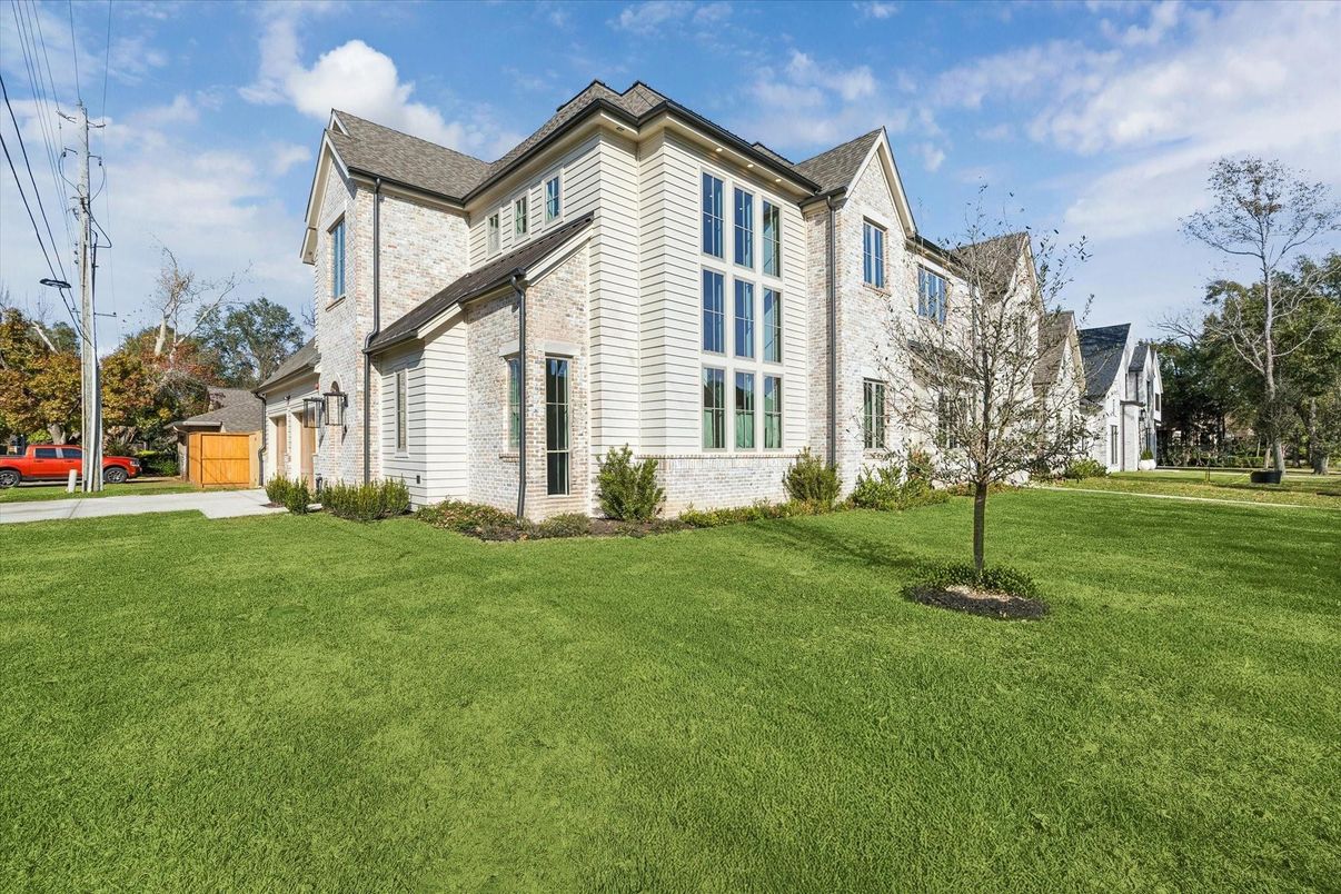 Backyard, Detached Garage, Exterior