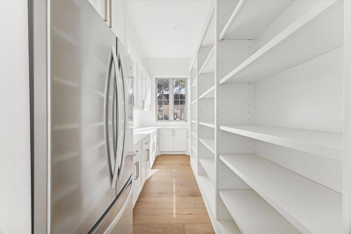 Interior, Walk-in Closets, Wood Texture Flooring