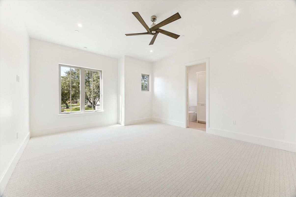 Empty room, Interior, Recessed Lighting