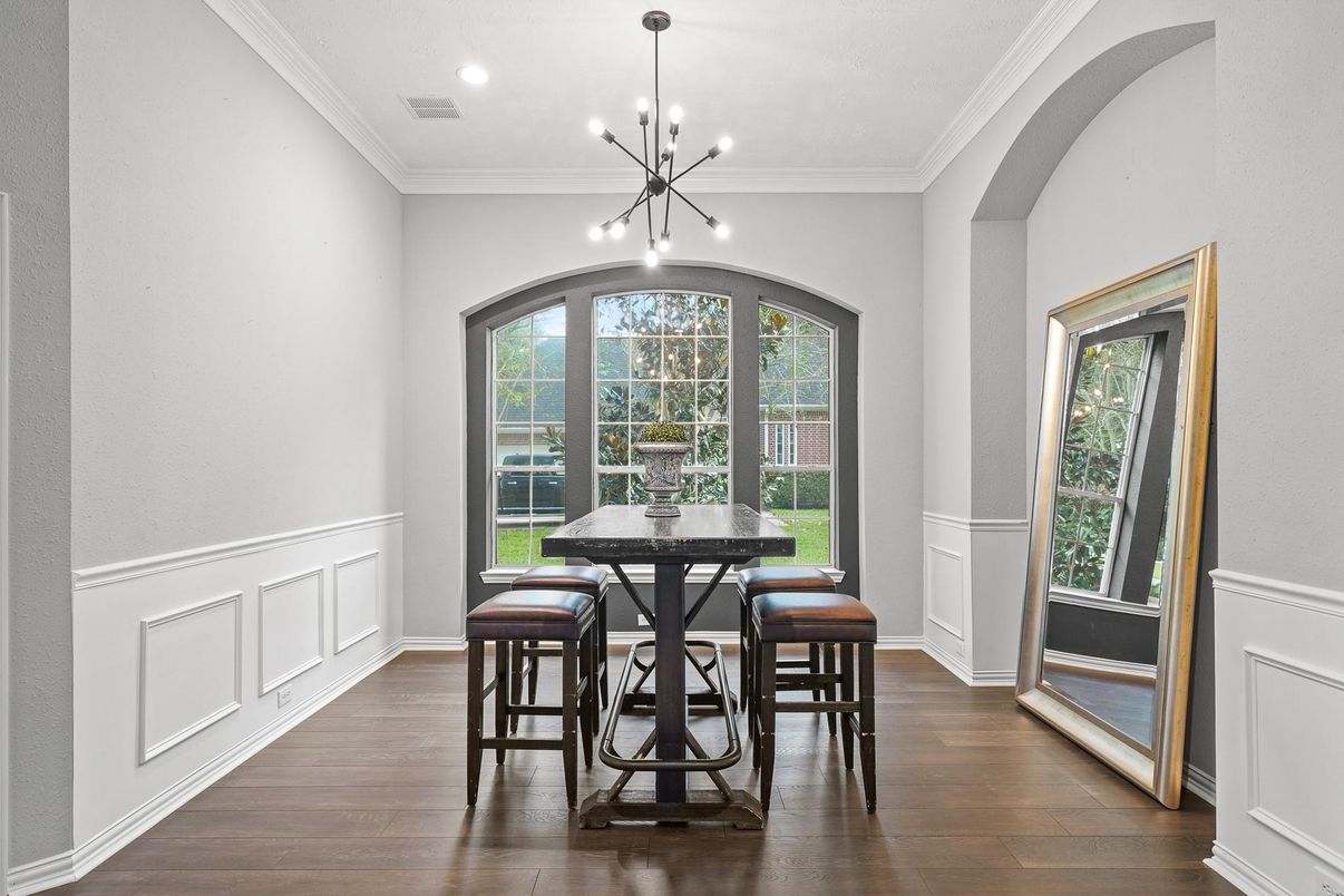Dining room, Interior, Pendant Lights, Recessed Lighting, Wood Texture Flooring