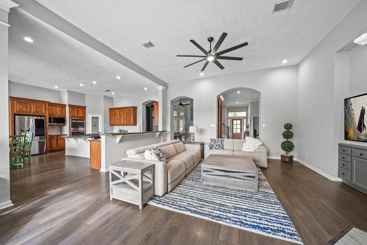 Interior, Kitchen, Living room, Recessed Lighting, Wood Texture Flooring