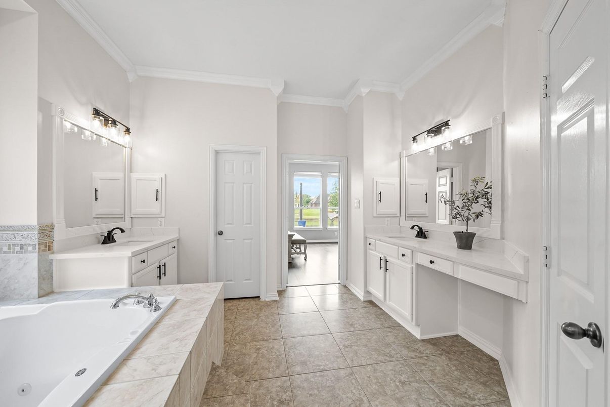 Bathroom, Dual Sink Vanities, Interior