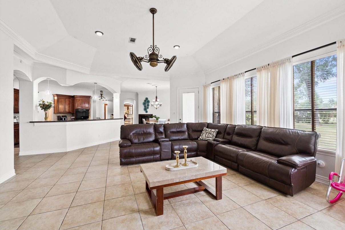 Chandelier, Interior, Kitchen, Living room, Pendant Lights, Recessed Lighting