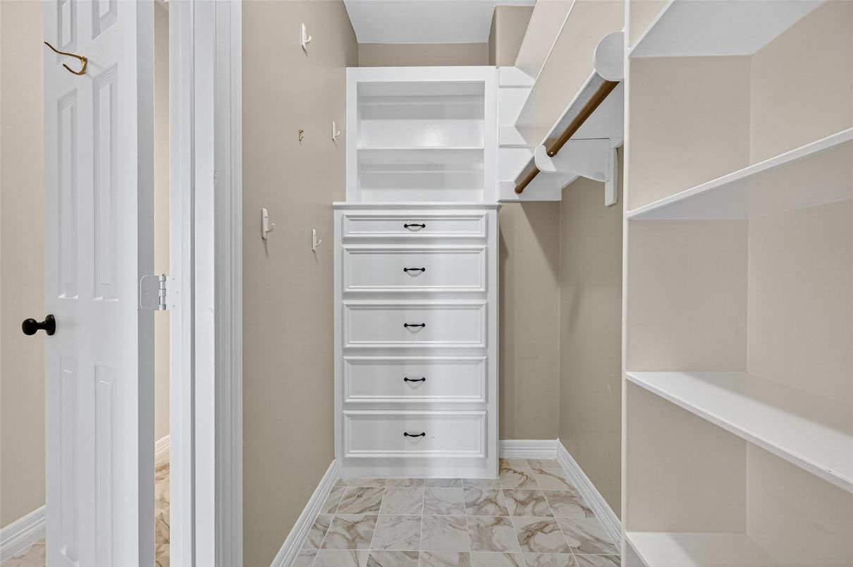 Interior, Marble, Walk-in Closets