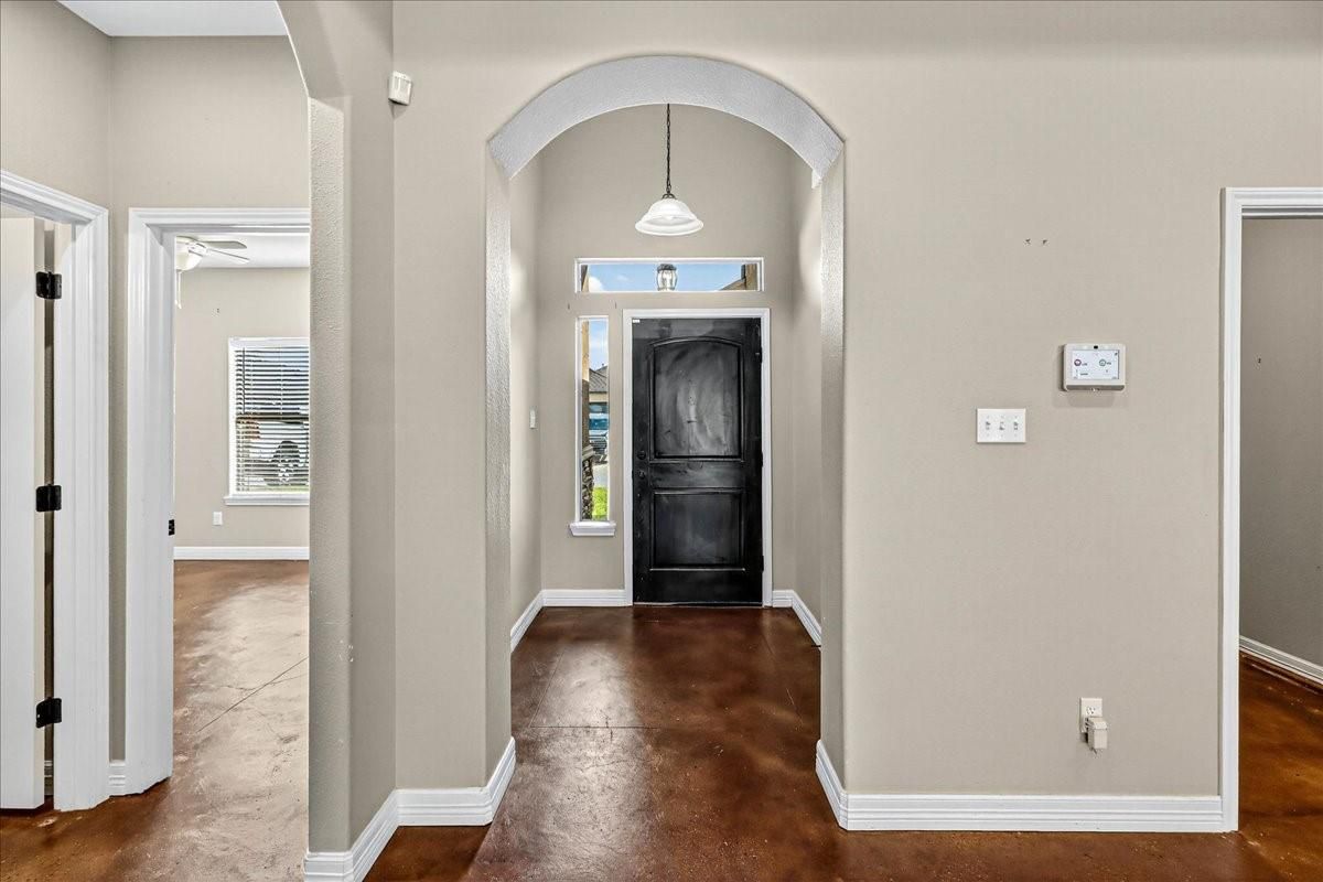 Interior, Pendant Lights, Wood Texture Flooring