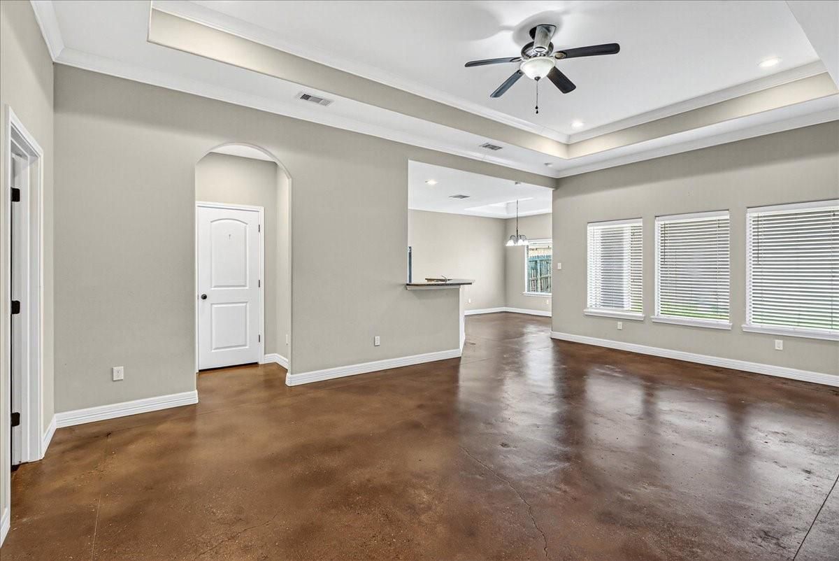 Empty room, Interior, Pendant Lights, Recessed Lighting