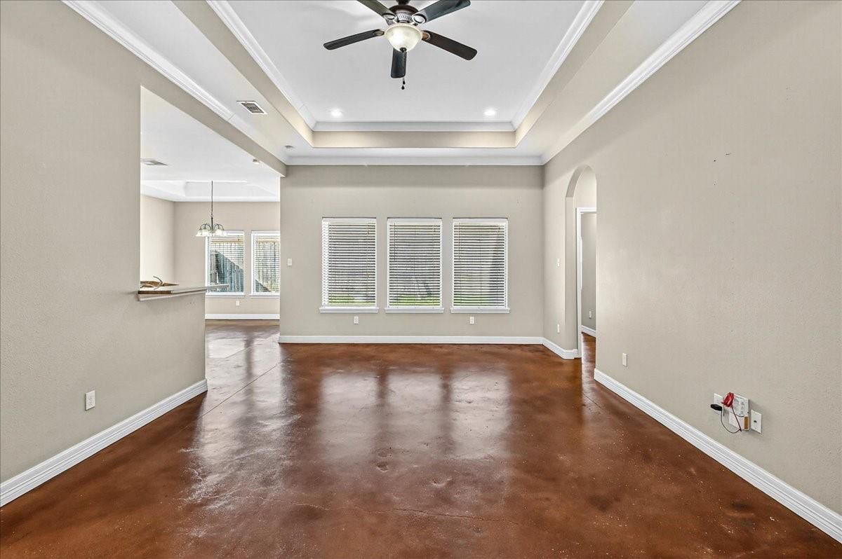 Empty room, Interior, Pendant Lights, Recessed Lighting