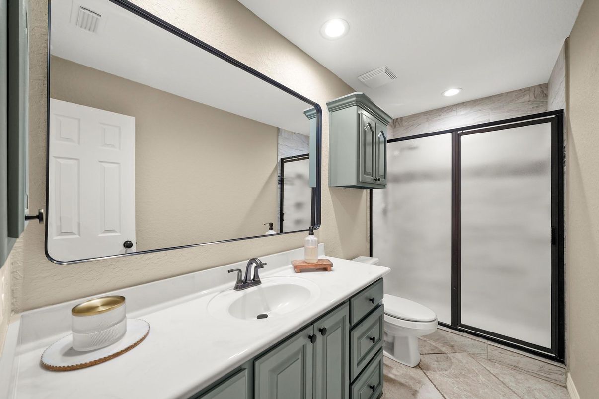 Bathroom, Interior, Recessed Lighting