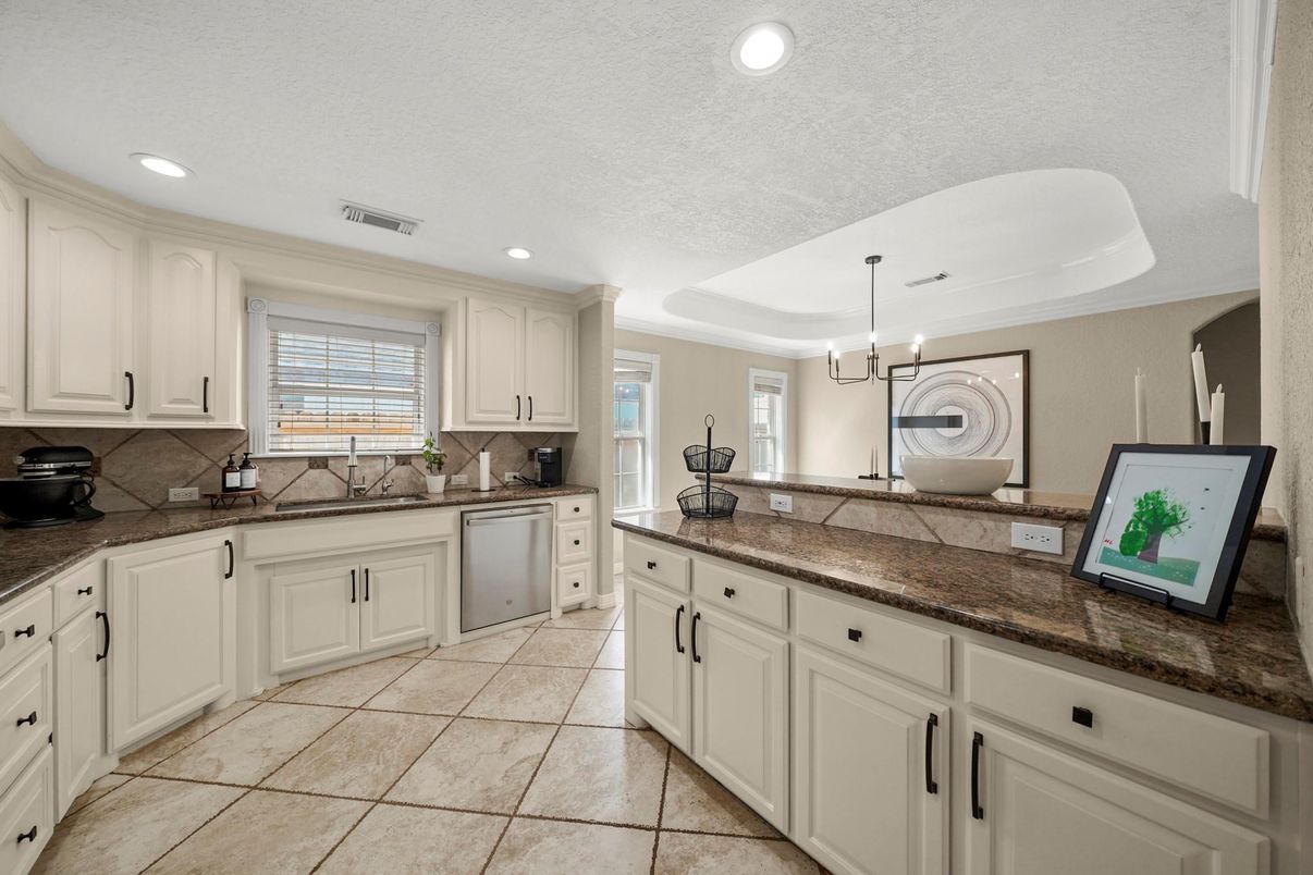 Interior, Kitchen, Pendant Lights, Recessed Lighting