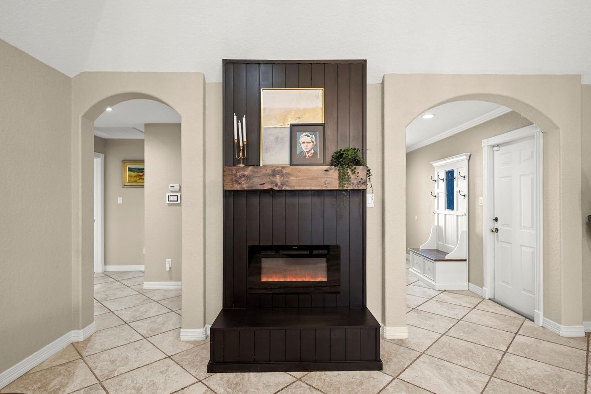 Fireplace, Interior, Recessed Lighting