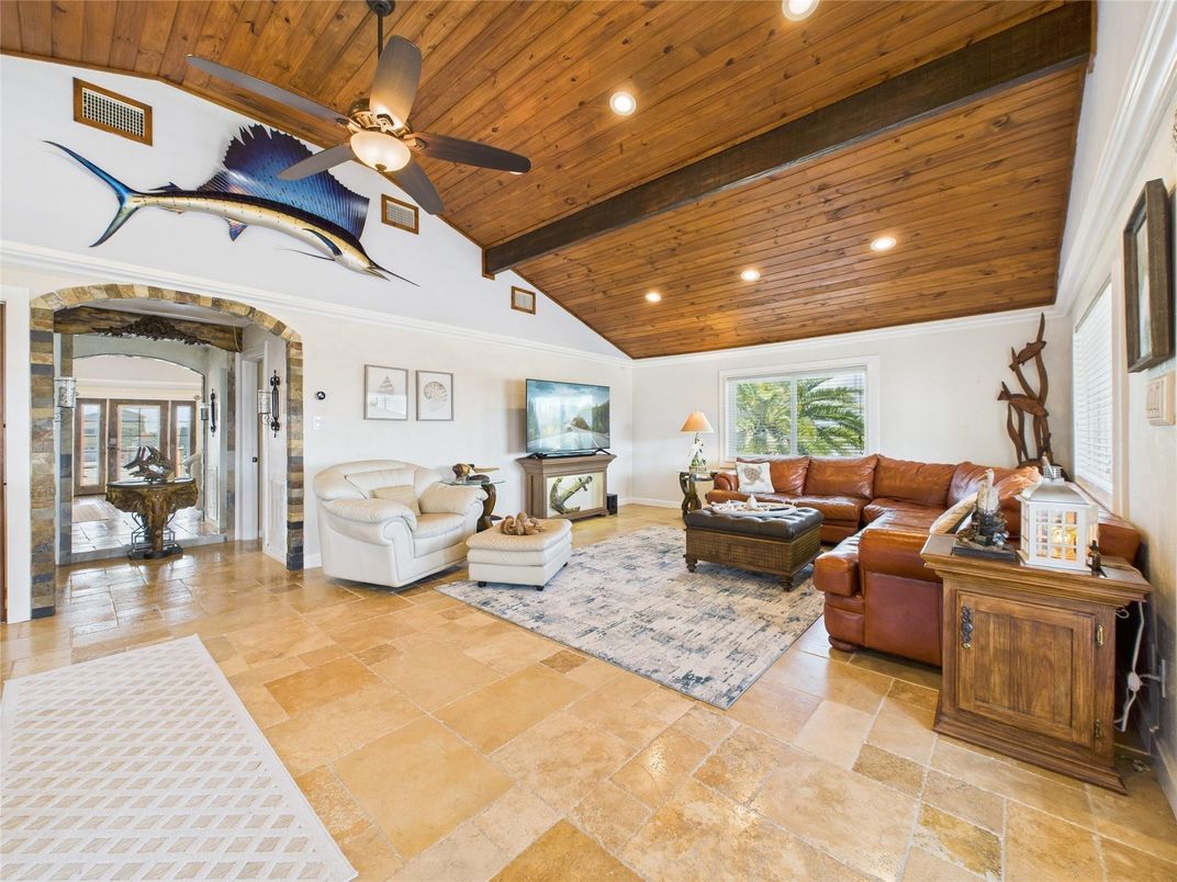 Interior, Living room, Recessed Lighting, Wooden Beams, Wooden Ceilings