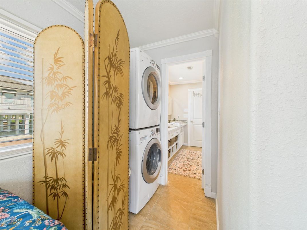 Interior, Recessed Lighting, Utility Closets, Washer