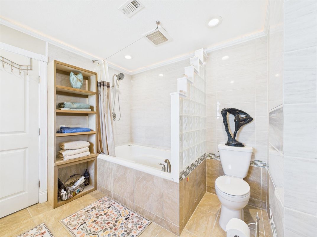 Bathroom, Interior, Recessed Lighting