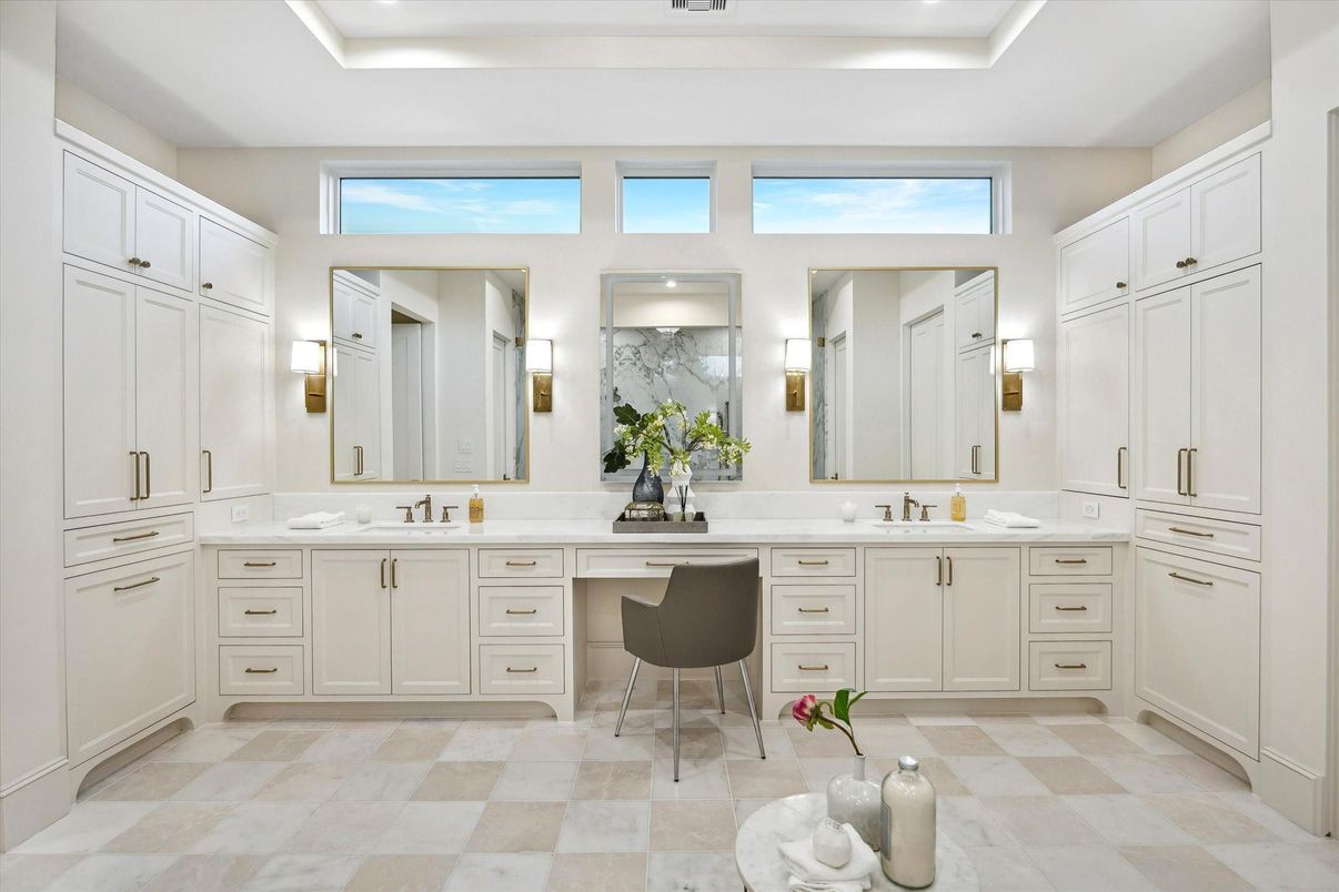 Bathroom, Dual Sink Vanities, Interior, Recessed Lighting