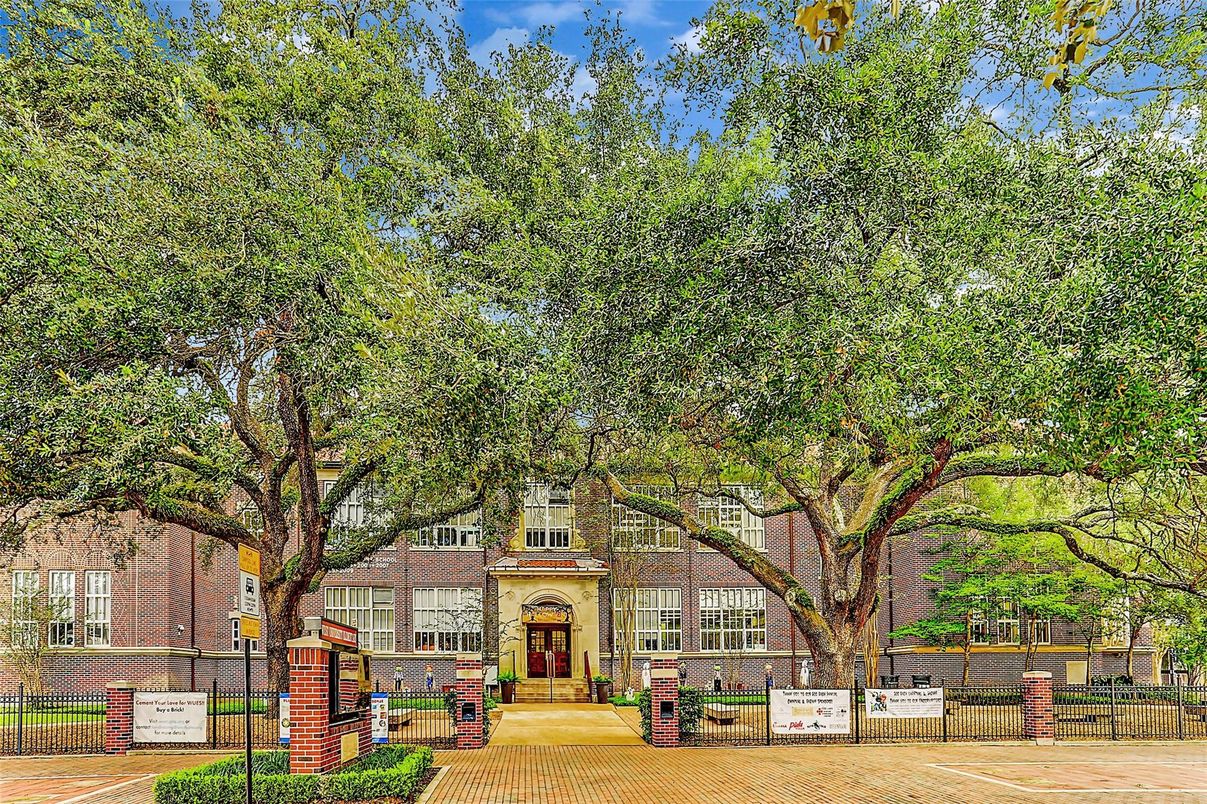 Exterior, Facade, French Provincial