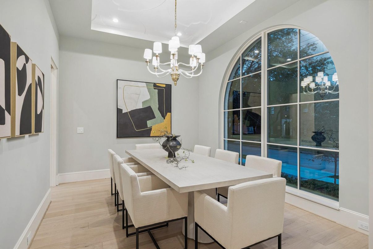 Chandelier, Dining room, Interior, Recessed Lighting, Wood Texture Flooring