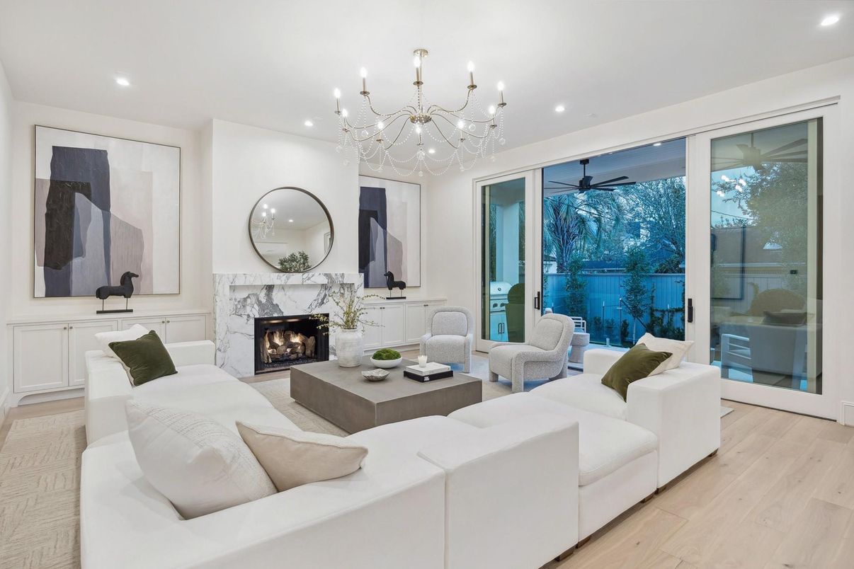 Fireplace, Interior, Living room, Pendant Lights, Recessed Lighting, Wood Texture Flooring