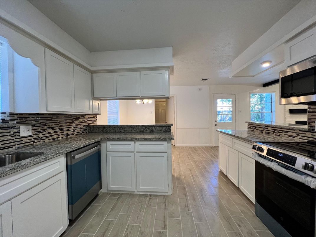 Interior, Kitchen, Recessed Lighting, Wood Texture Flooring